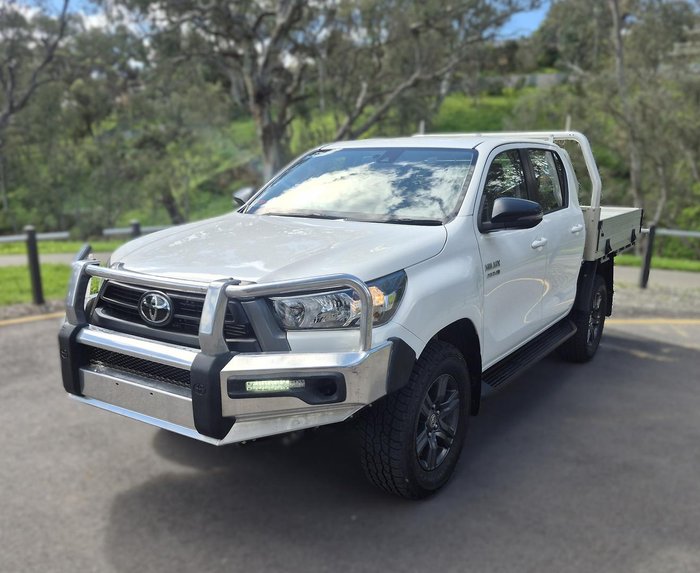 2022 Toyota Hilux SR