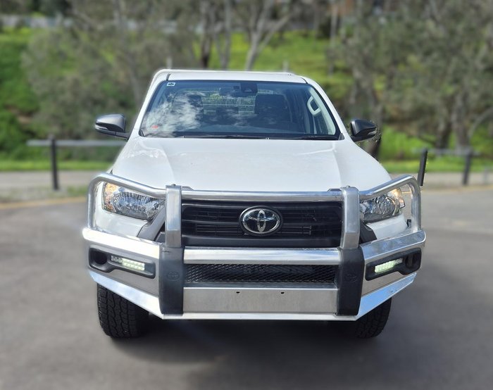 2022 Toyota Hilux SR