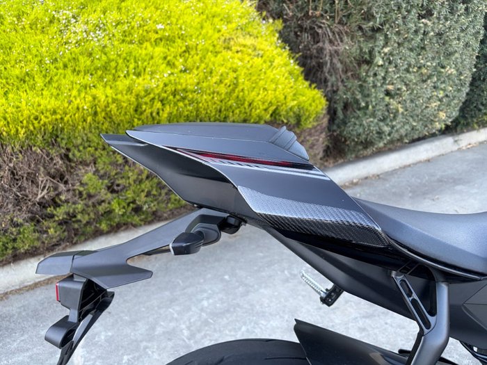 2025 Yamaha YZF-R1 Grey
