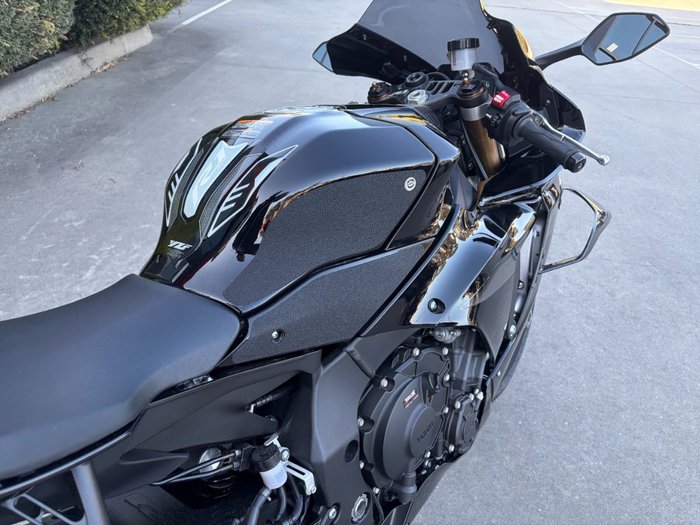 2025 Yamaha YZF-R1 Grey