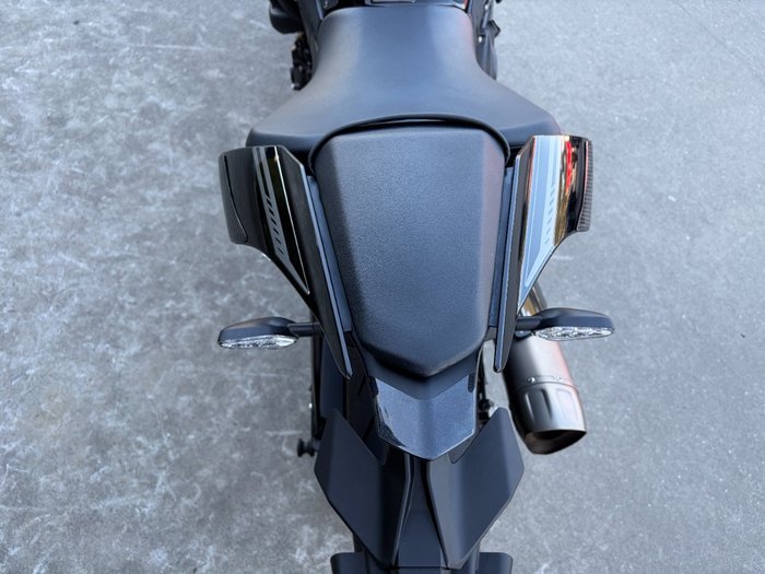 2025 Yamaha YZF-R1 Grey