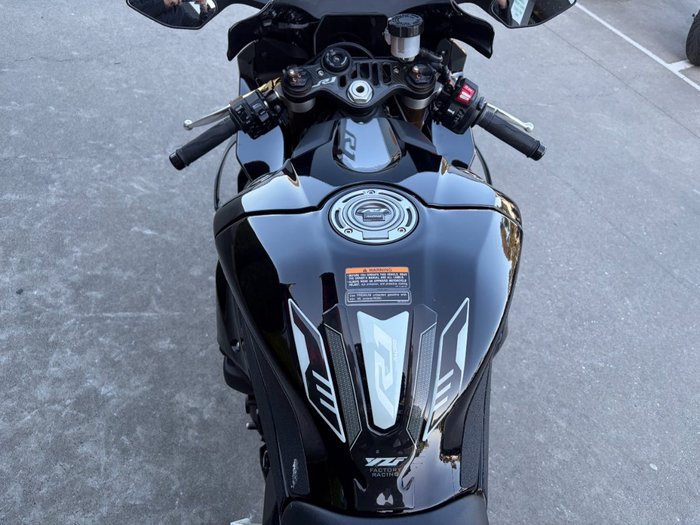 2025 Yamaha YZF-R1 Grey