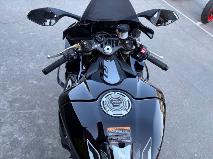 2025 Yamaha YZF-R1 Grey