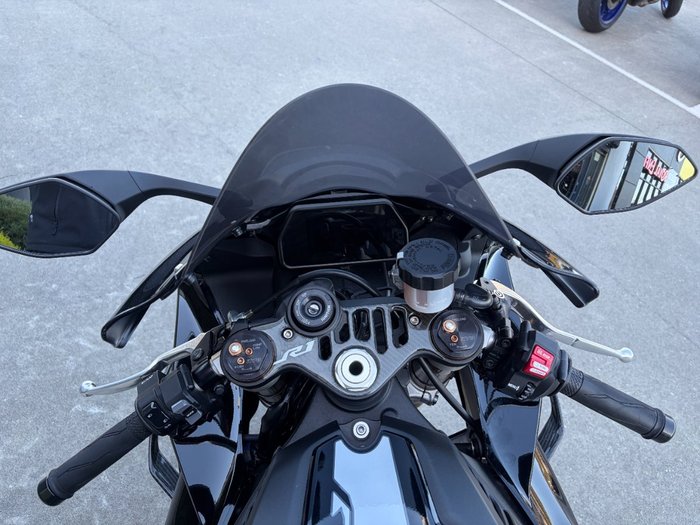 2025 Yamaha YZF-R1 Grey