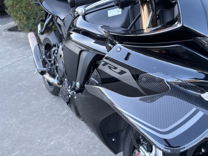 2025 Yamaha YZF-R1 Grey