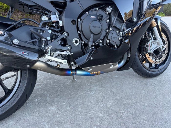 2025 Yamaha YZF-R1 Grey