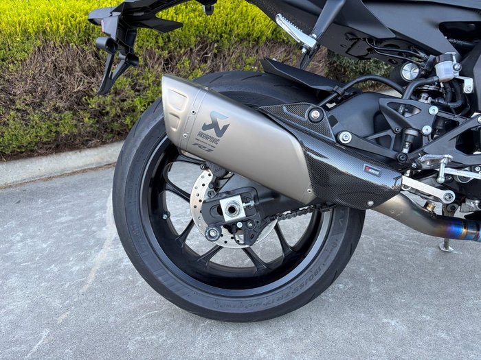 2025 Yamaha YZF-R1 Grey