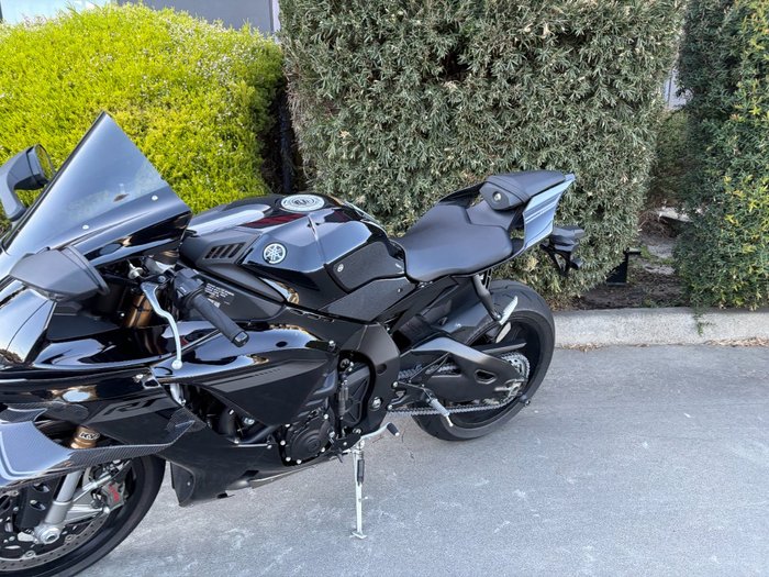 2025 Yamaha YZF-R1 Grey