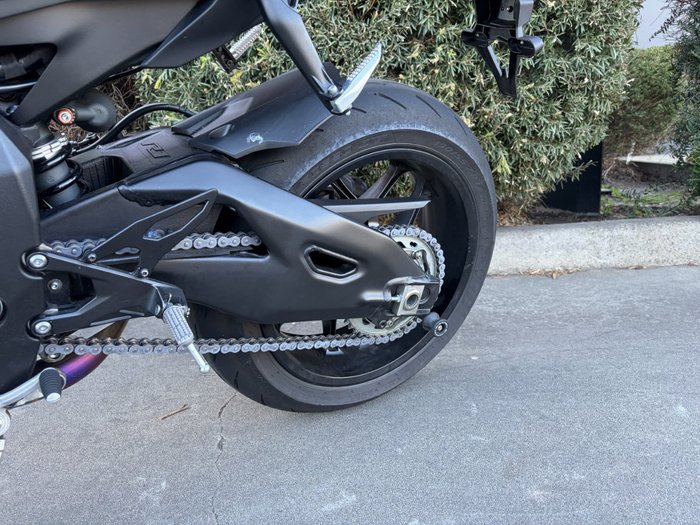2025 Yamaha YZF-R1 Grey