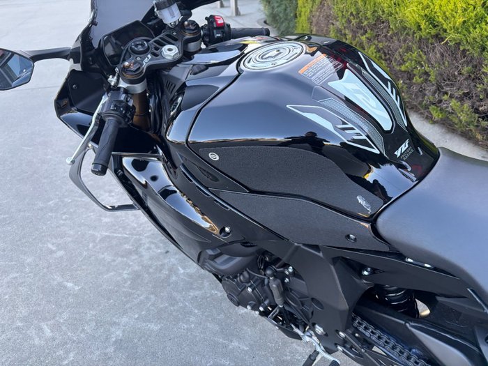2025 Yamaha YZF-R1 Grey