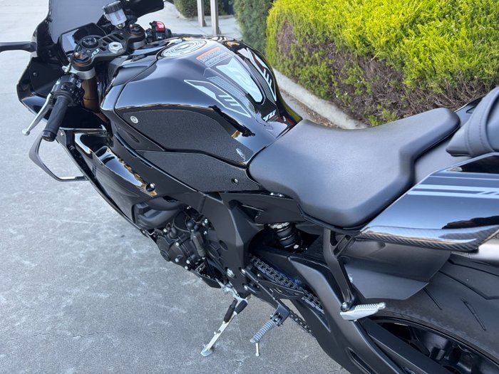 2025 Yamaha YZF-R1 Grey