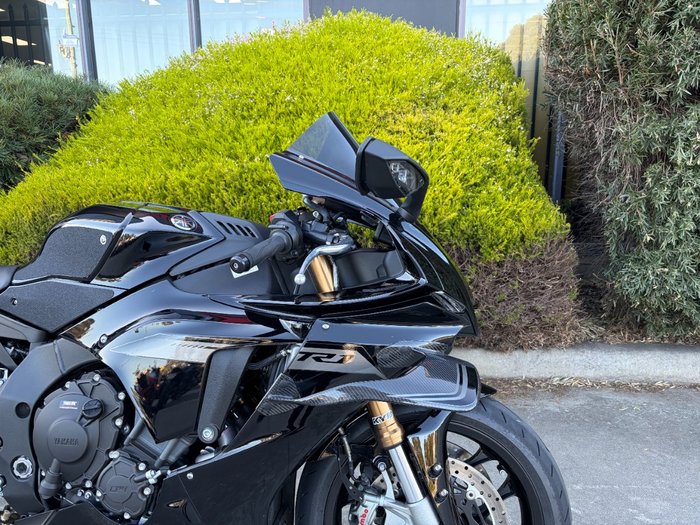 2025 Yamaha YZF-R1 Grey