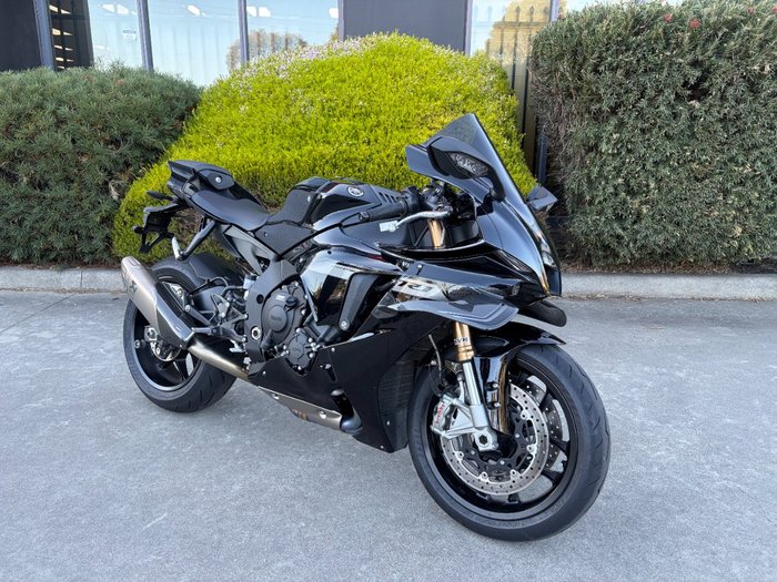 2025 Yamaha YZF-R1 Grey