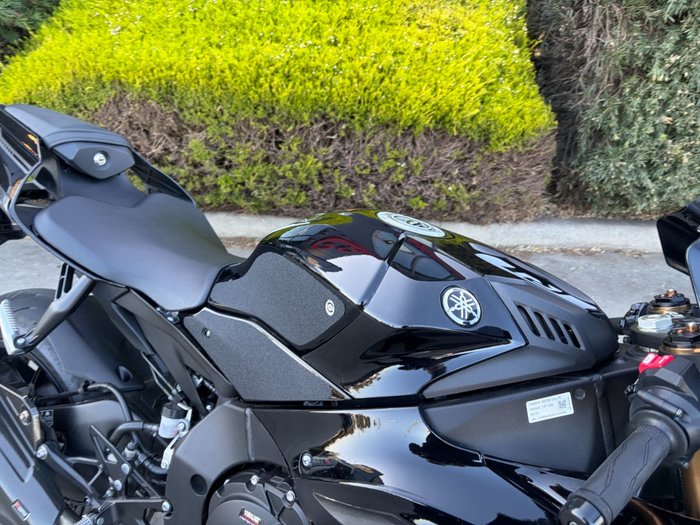 2025 Yamaha YZF-R1 Grey