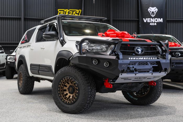 2022 Toyota Hilux SR