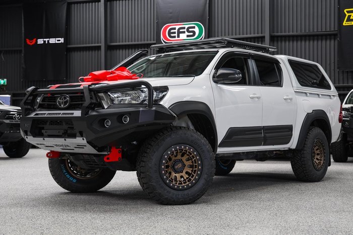 2022 Toyota Hilux SR