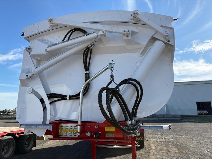 2026 Roadwest Tri Axle