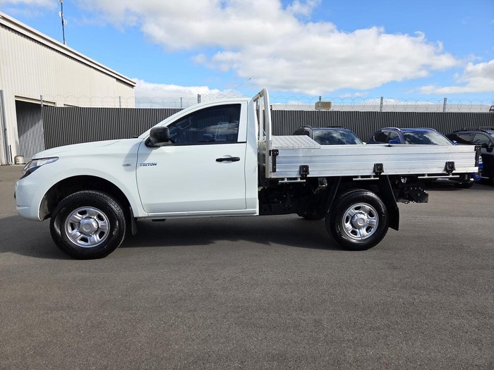 2018 Mitsubishi Triton GLX