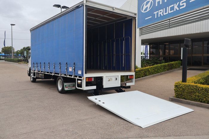 2018 ISUZU FRR 107-210