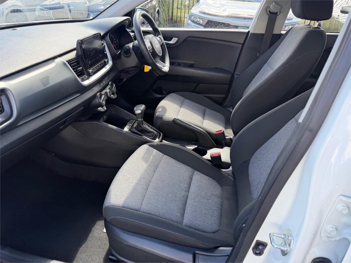 2022 KIA STONIC S