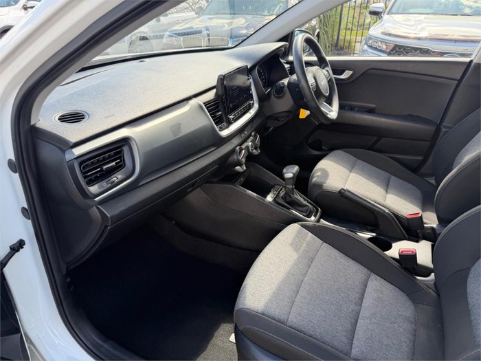 2022 KIA STONIC S