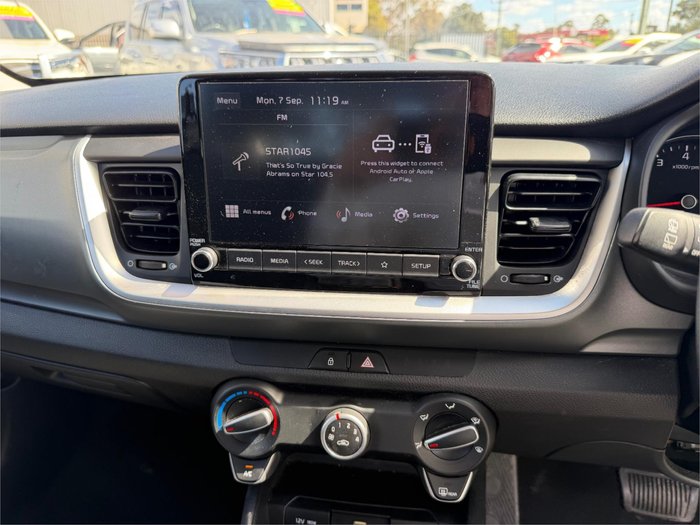 2022 KIA STONIC S
