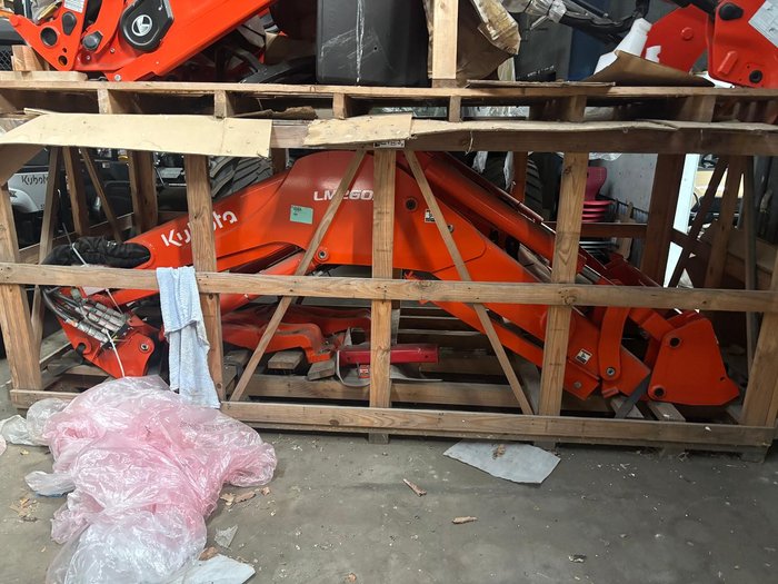 2024 Kubota Lm2605au