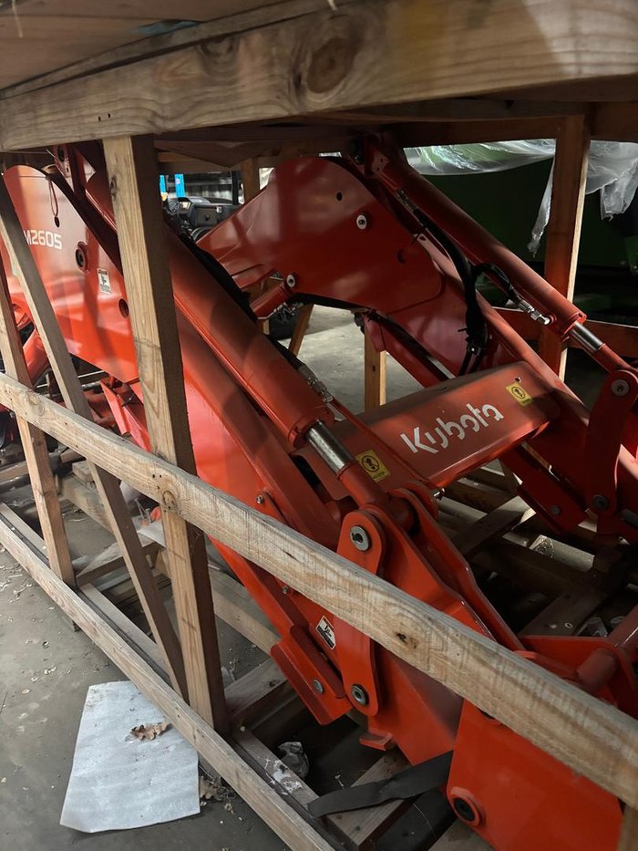 2024 Kubota Lm2605au