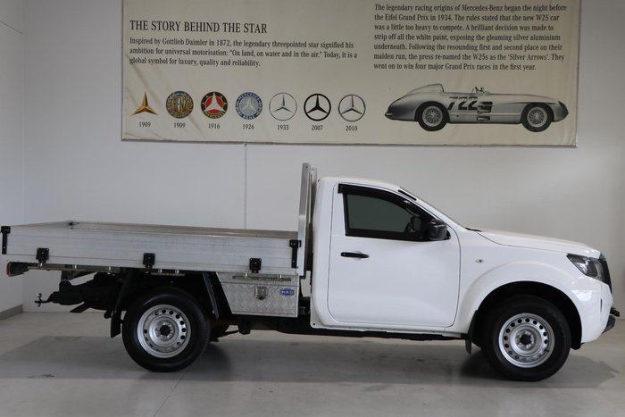 2022 Nissan Navara SL