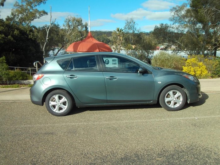 2012 Mazda 3 Neo