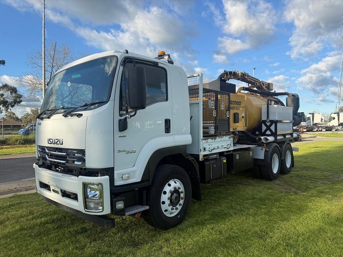 2017 Isuzu F Series