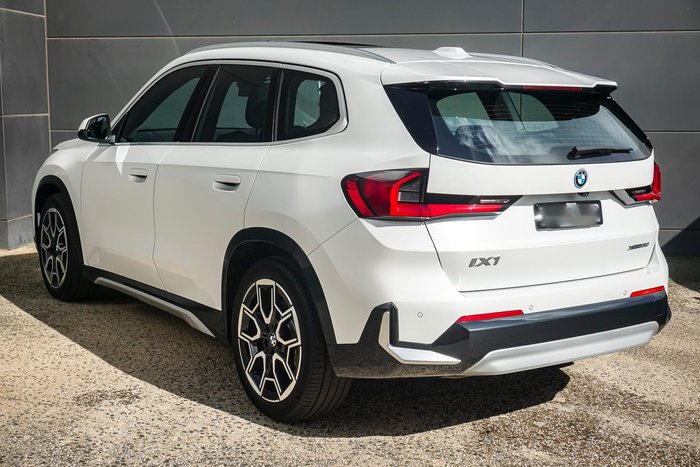 2025 BMW iX1 xDrive30 xLine