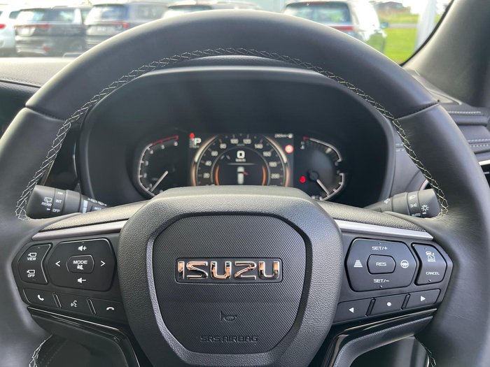 2026 Isuzu MU-X LS-T MY25.5 4X4 Dual Range Moonstone White