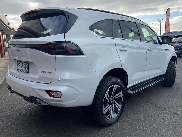 2026 Isuzu MU-X LS-T MY25.5 4X4 Dual Range Moonstone White