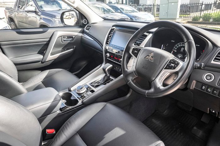 2020 Mitsubishi Pajero Sport GLS