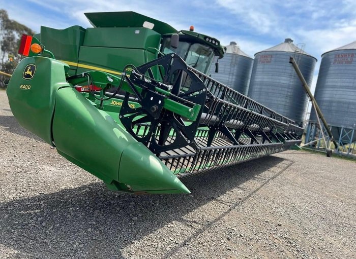 2017 John Deere 640D