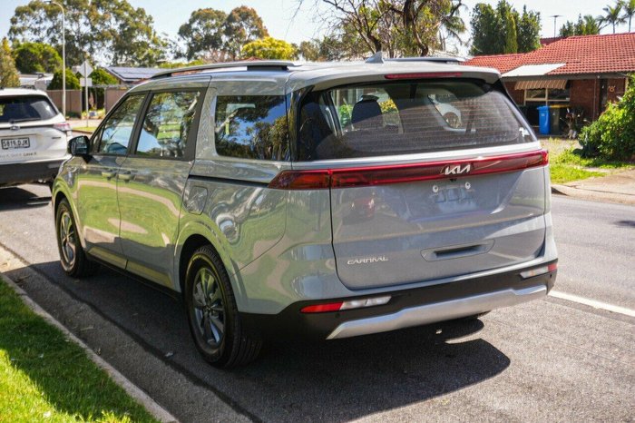 2022 Kia Carnival S