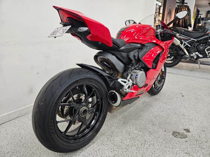 2023 DUCATI PANIGALE V2 Red