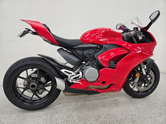 2023 DUCATI PANIGALE V2 Red