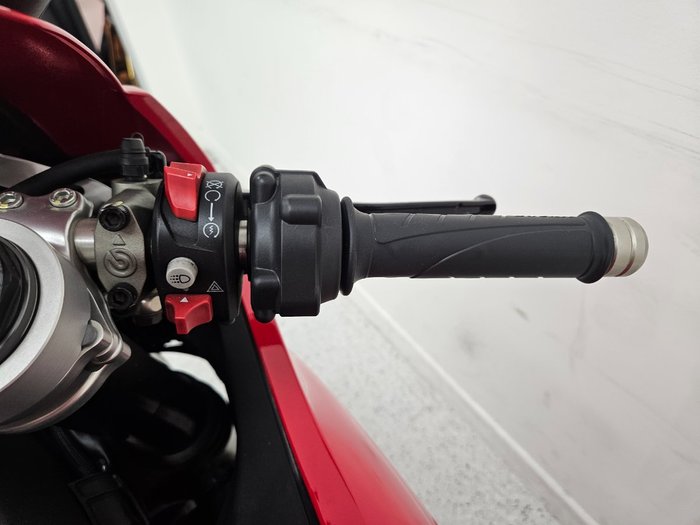 2023 DUCATI PANIGALE V2 Red