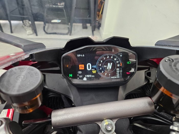 2023 DUCATI PANIGALE V2 Red