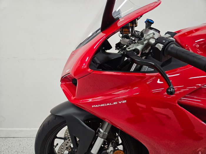 2023 DUCATI PANIGALE V2 Red
