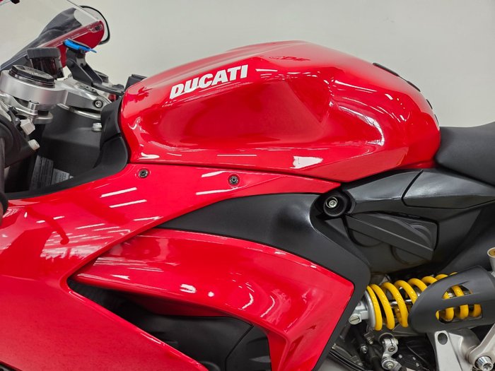 2023 DUCATI PANIGALE V2 Red