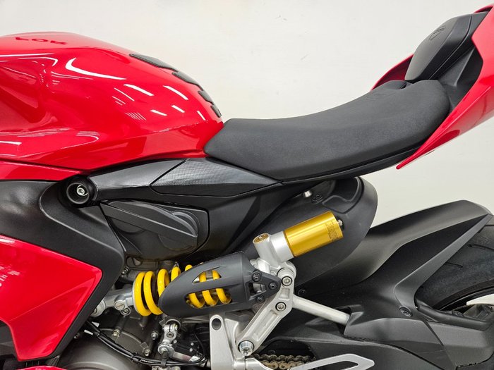 2023 DUCATI PANIGALE V2 Red