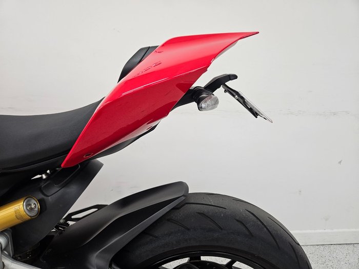 2023 DUCATI PANIGALE V2 Red