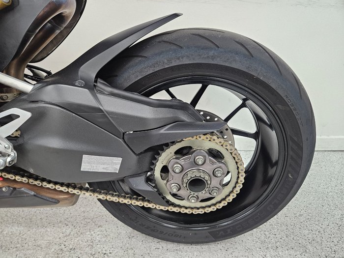 2023 DUCATI PANIGALE V2 Red