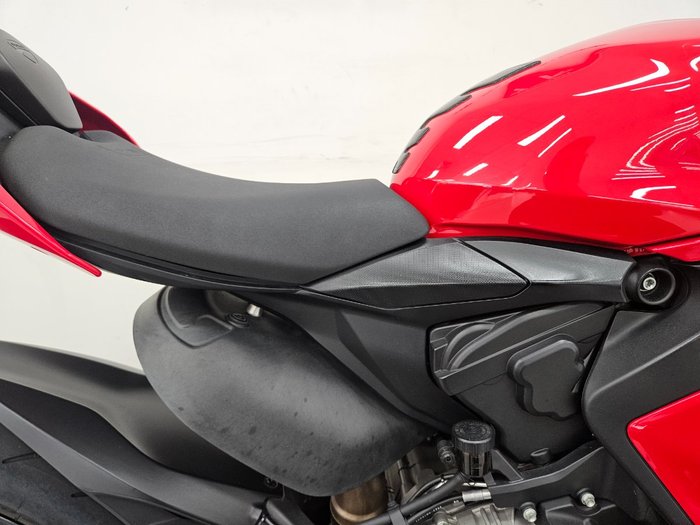 2023 DUCATI PANIGALE V2 Red