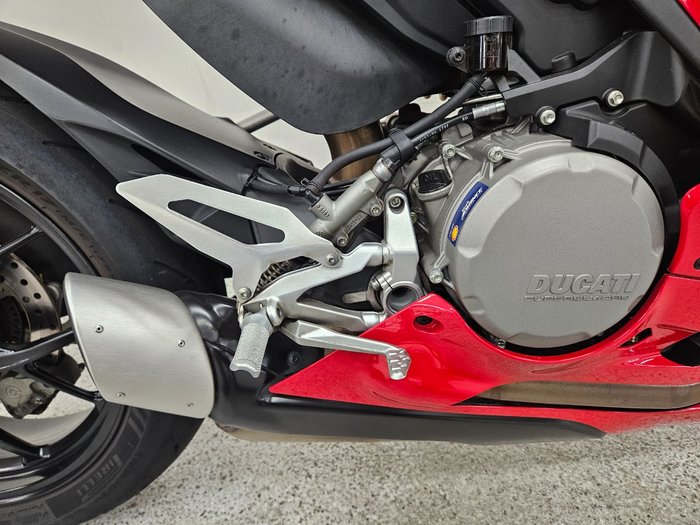 2023 DUCATI PANIGALE V2 Red