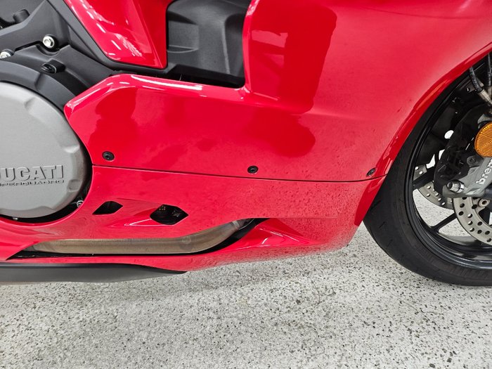 2023 DUCATI PANIGALE V2 Red