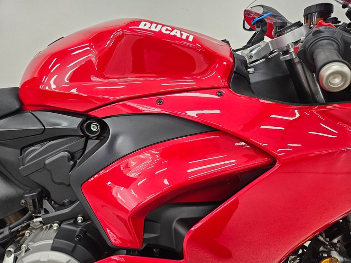 2023 DUCATI PANIGALE V2 Red